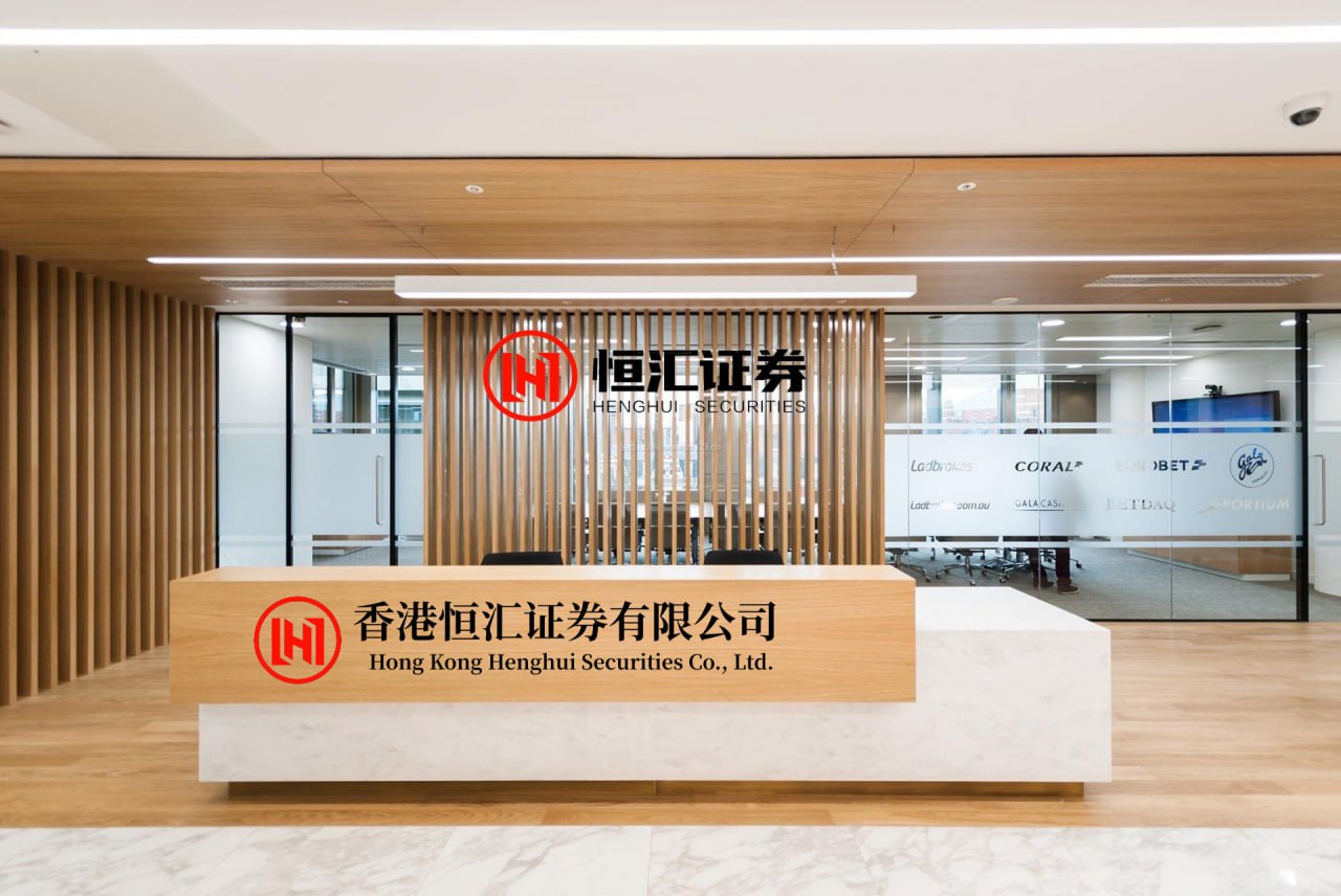 锅牛配资 我掏心掏肺带你, 你扭头就去找外面的? 雷霆队老大哥亚当斯, 公开表达了...